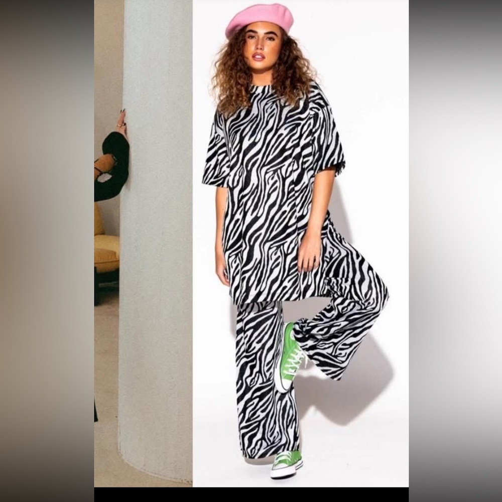 Dressed in LaLa Zebra Print Knit playsuit - Picture 2 of 5